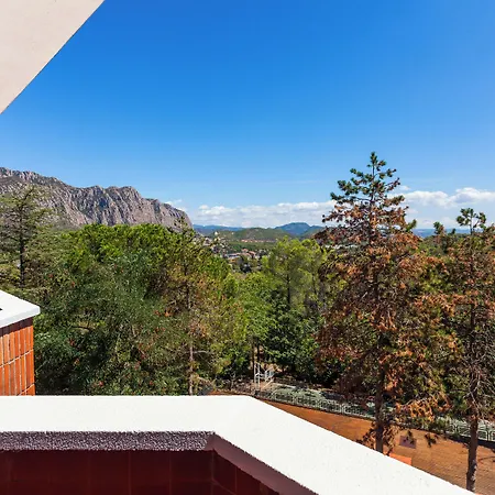 Checkin Montserrat 4*