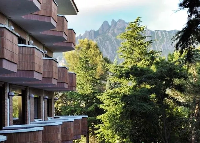 Checkin Montserrat Hotel