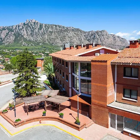 Checkin Montserrat Кольбато