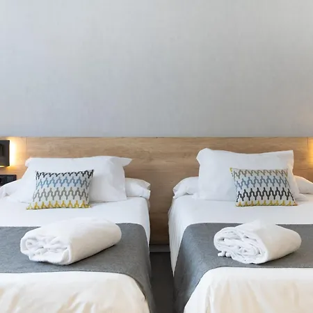 Hotel Checkin Montserrat 4*