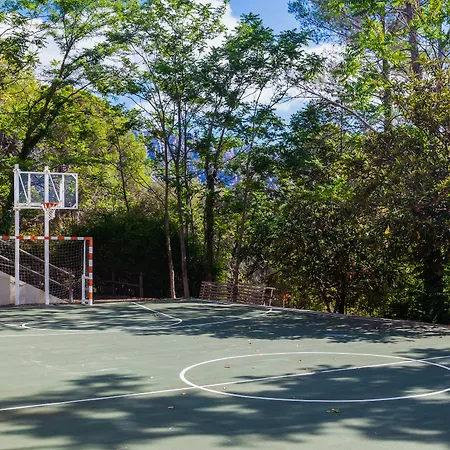 Checkin Montserrat Hotel