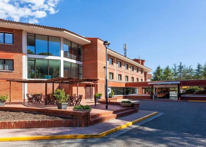 Hotel Checkin Montserrat 4*